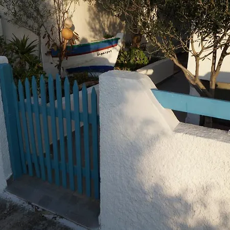 Eleni House 3* Milos Island